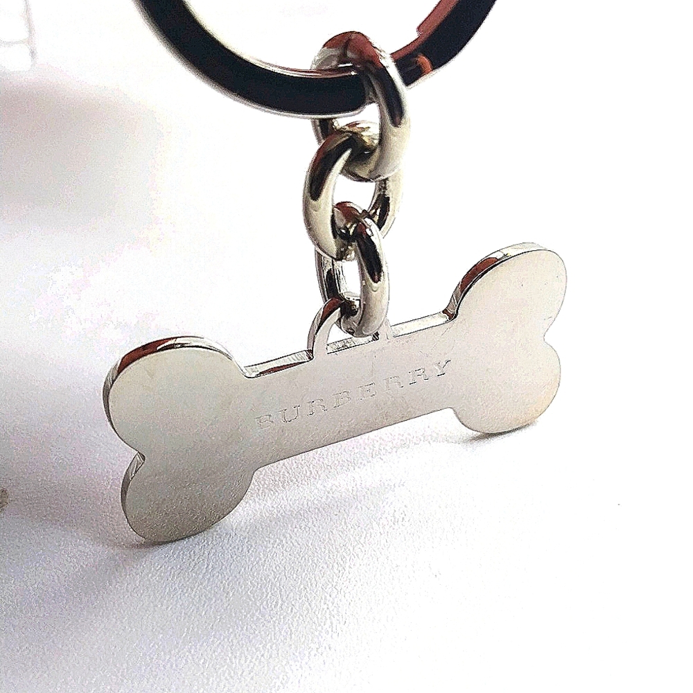 Vintage BURBERRY Nova Check Metal Dog Bone Keychain Purse Charm Key Fob - Picture 3 of 6